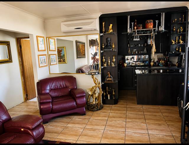 5 BEDROOM FREESTANDING FOR SALE IN VANDERBIJLPARK SE 1